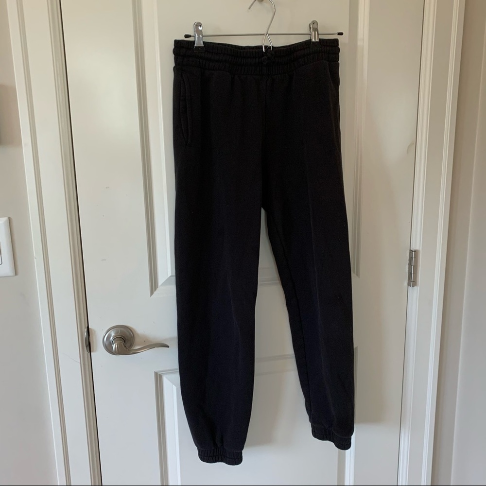 Aritzia TNA black sweatpants size small